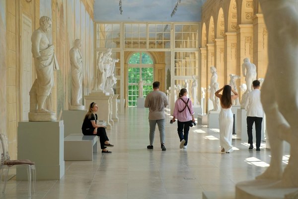 Comment la COVID-19 Redéfinit les Libertés Individuelles : Un Examen Profond